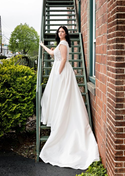 blanc-de-blanc-bridal-boutique-pittsburgh-cleveland-dress-wedding-gown-Sophie