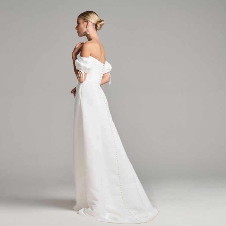 blanc-de-blanc-bridal-boutique-pittsburgh-cleveland-dress-wedding-gown-house-of-renhue-christensen-back