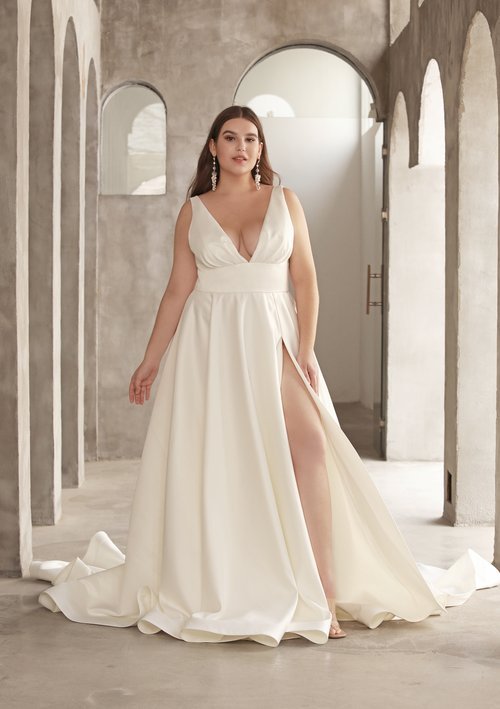 blanc-de-blanc-bridal-boutique-pittsburgh-cleveland-dress-wedding-gown-jillian-slit